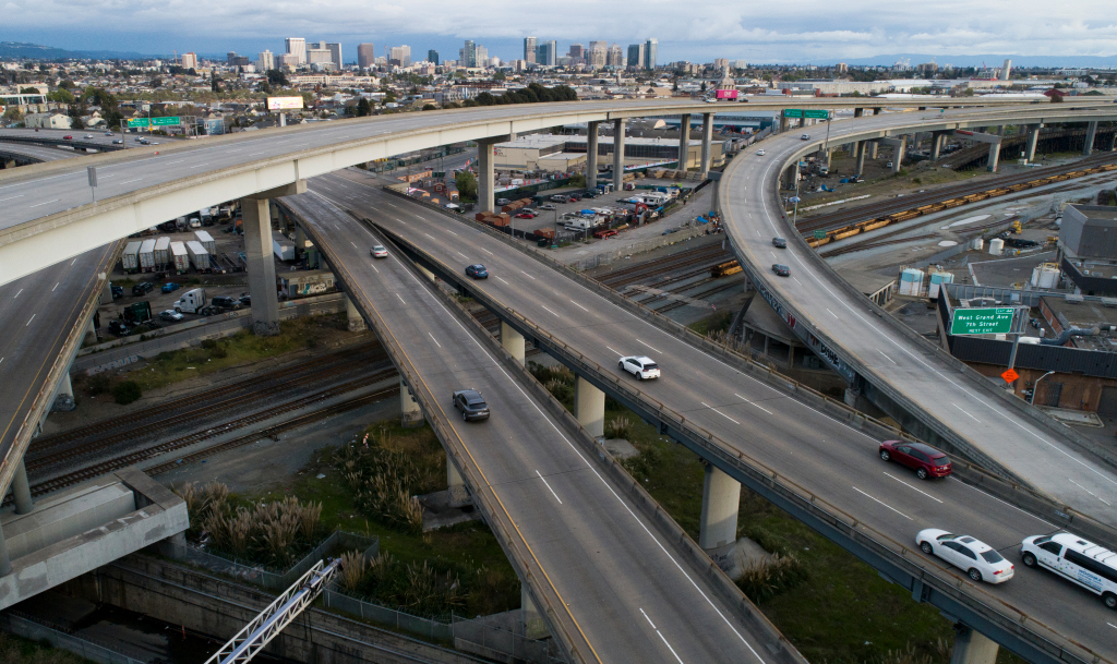 Coronavirus unemployment: California loses 2.3 million jobs
in April, jobless rate skyrockets 1