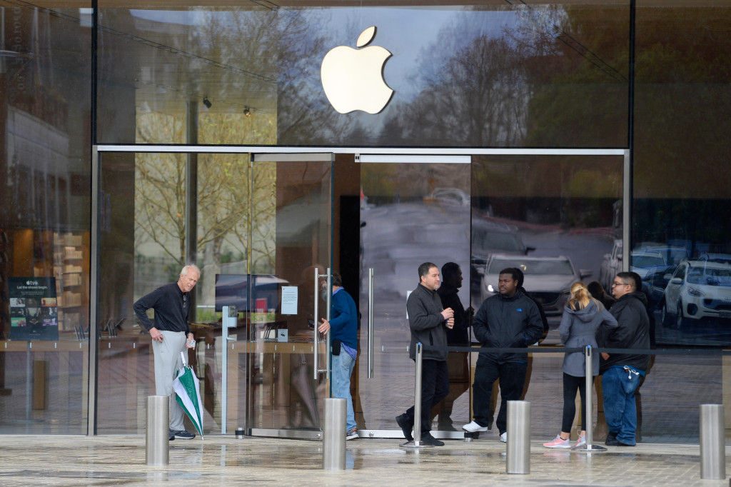 Coronavirus: Which California Apple stores will be the first
to reopen? 1