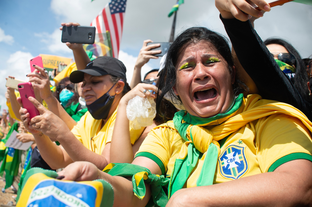 White House imposes coronavirus travel ban on Brazil 1