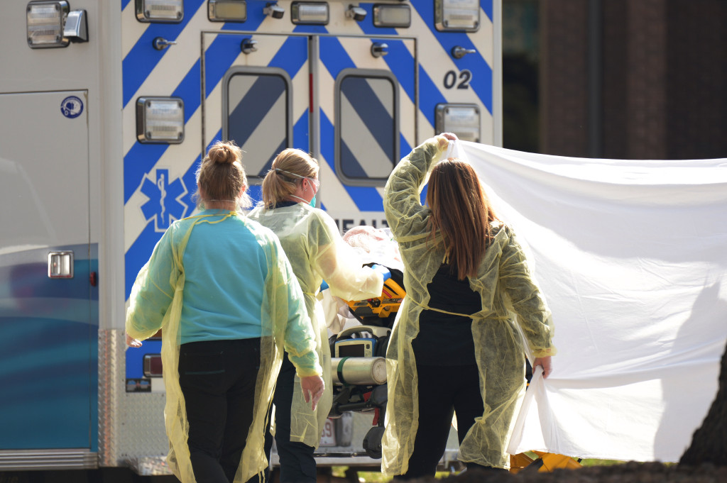 Colorado up to 960 coronavirus deaths as outbreaks at senior
living centers continues to rise 1
