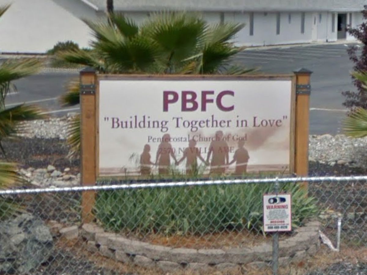 California pastor defends decision after defying lockdown,
holding church service where 180 possibly exposed to
coronavirus 1