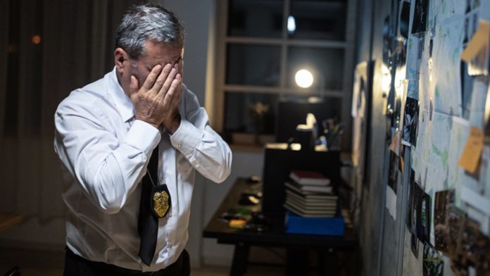Quarantined Police Officer: ‘I Asked Siri, How Can I Get
Saved?’ 1