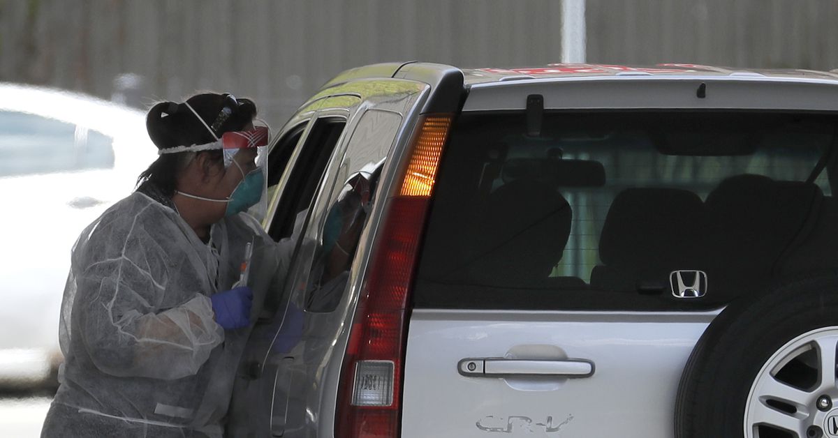 Fifty-one more coronavirus deaths announced in Illinois,
with positive tests continuing to come in below 20% 1