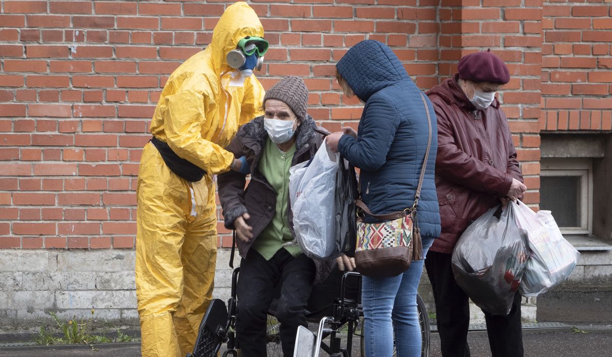 U.S. gearing up to send medical aid to Russia as COVID-19
cases surge 1