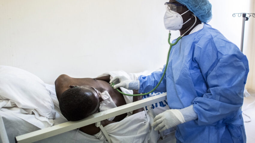 Black coronavirus patients land in hospitals more often,
study finds 1