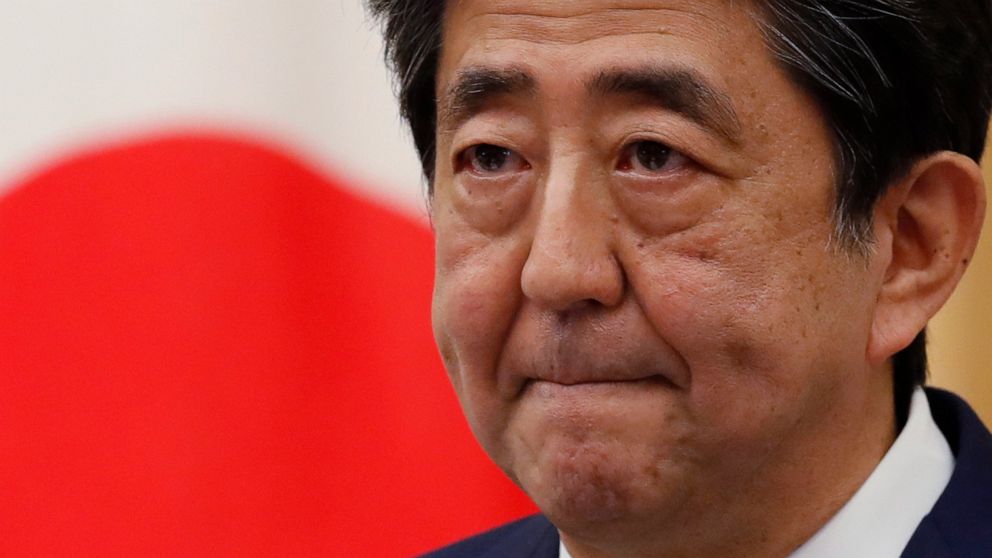 Japan lifts coronavirus emergency in all remaining
areas 1