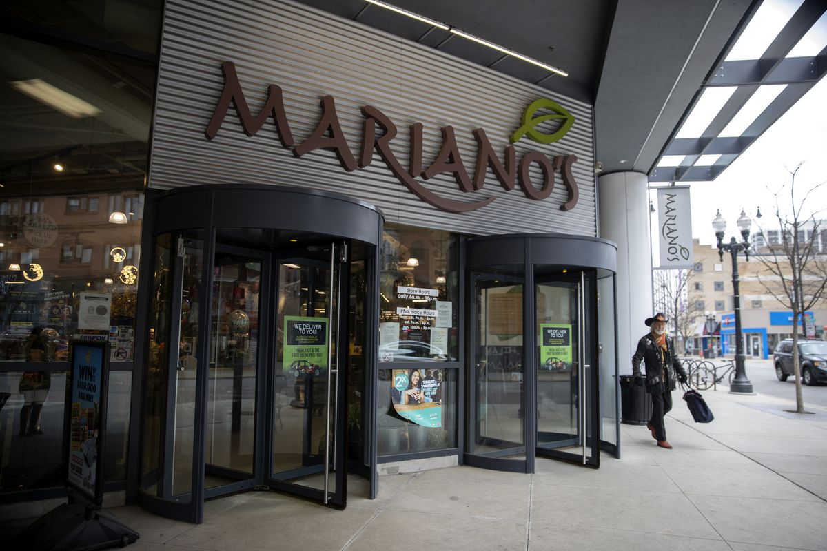 Mariano’s parent Kroger will not seek repayment from workers
it overpaid during COVID-19 outbreak 1 Mariano’s parent Kroger will not seek repayment from workers
it overpaid during COVID-19 outbreak 1