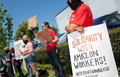 Amazon VP Resigns Over Firings of 'Whistleblower' Workers
Who Raised Coronavirus Concerns 1