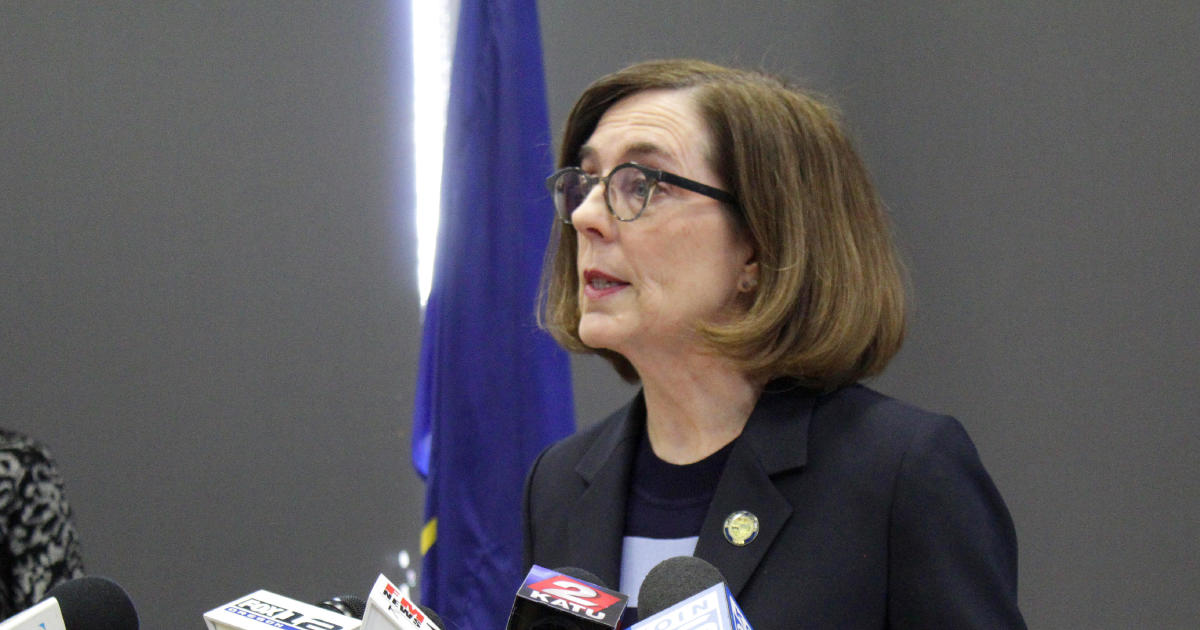 Oregon judge tosses out statewide coronavirus
restrictions 1