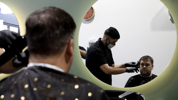 After Days Of No New Coronavirus Cases, New Zealand Reopens
Most Businesses 1