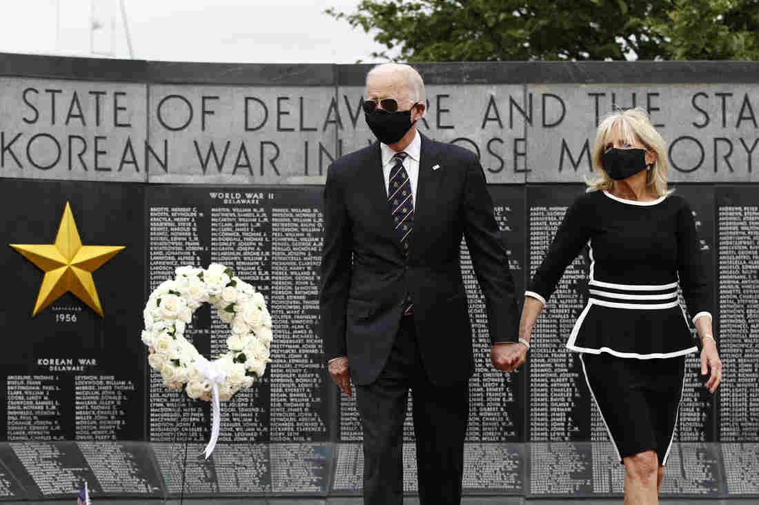 Biden Commemorates Memorial Day In First Outing Amid
Coronavirus Pandemic 1