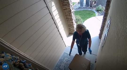 Women dressed as nurses amid coronavirus pandemic are
stealing packages off porches in Washington state, police
say 1