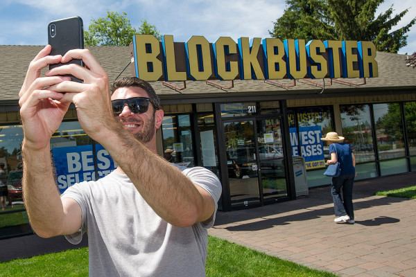 The world’s last Blockbuster is holding strong amid
coronavirus 1
