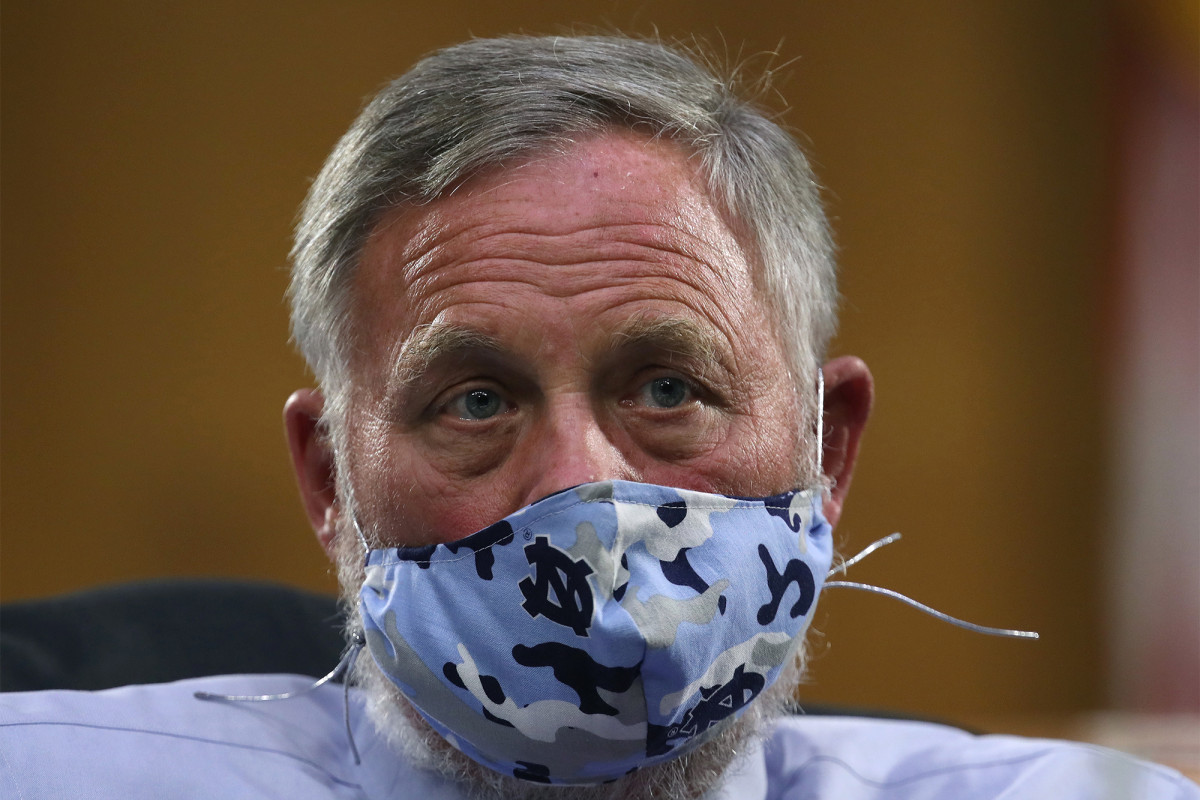 FBI serves warrant on Sen. Richard Burr over
coronavirus-related stock sales 1
