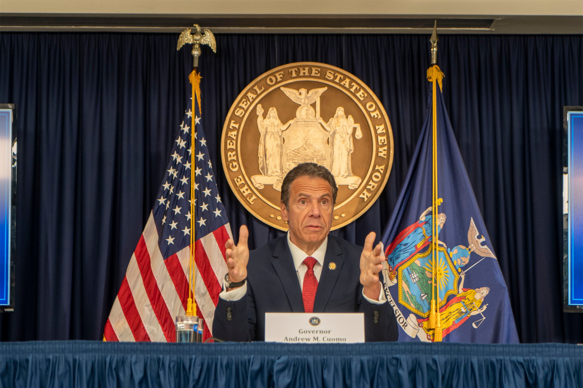 Andrew Cuomo compares wearing coronavirus mask to using a
condom 1