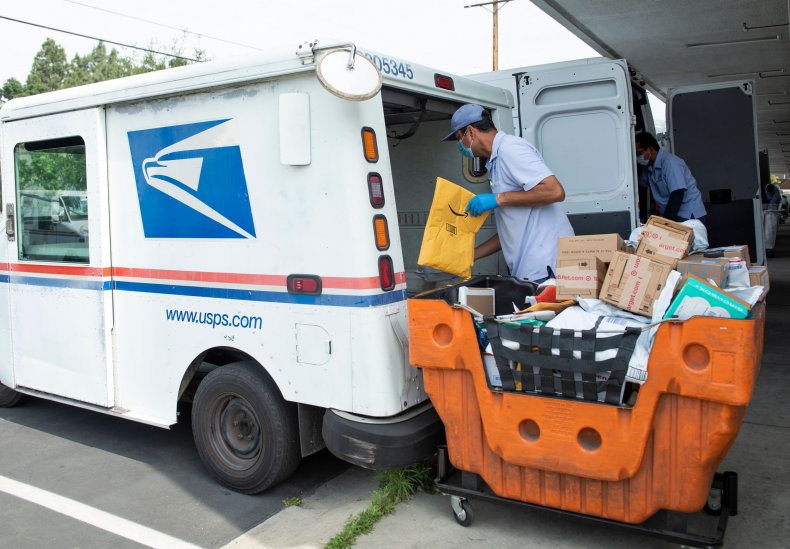 Denver USPS Facility Defies Local Order To Close After
Employees Test Positive for Coronavirus 1
