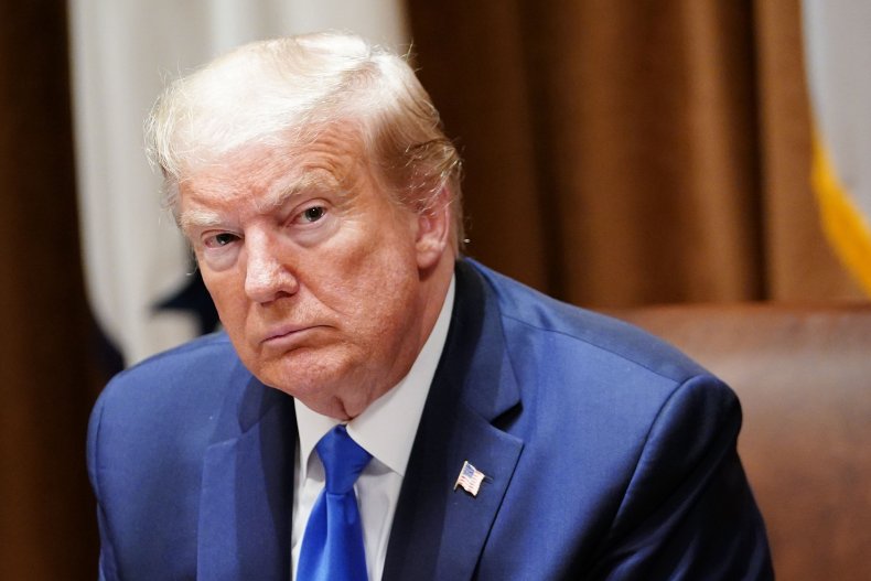 Trump Says Military Will Be Mobilized to Deliver Coronavirus
Vaccine by End of Year 1