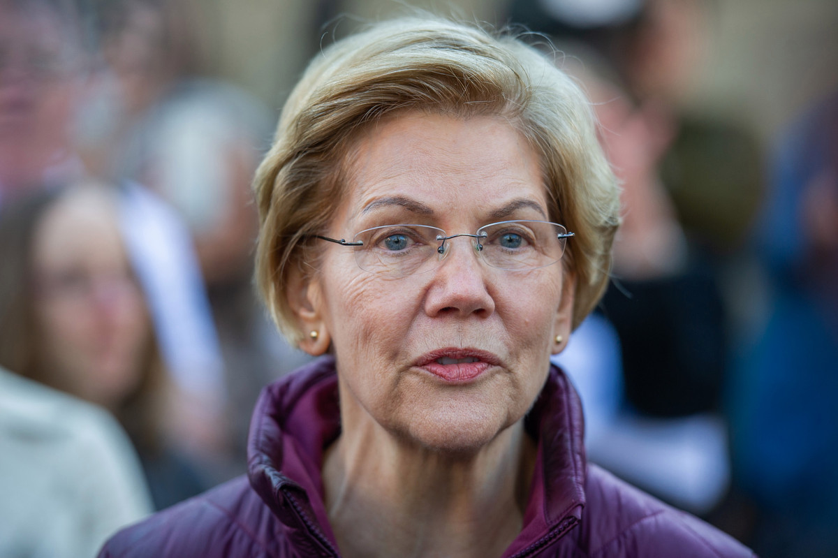 Elizabeth Warren speaks out on coronavirus death of her
brother 1