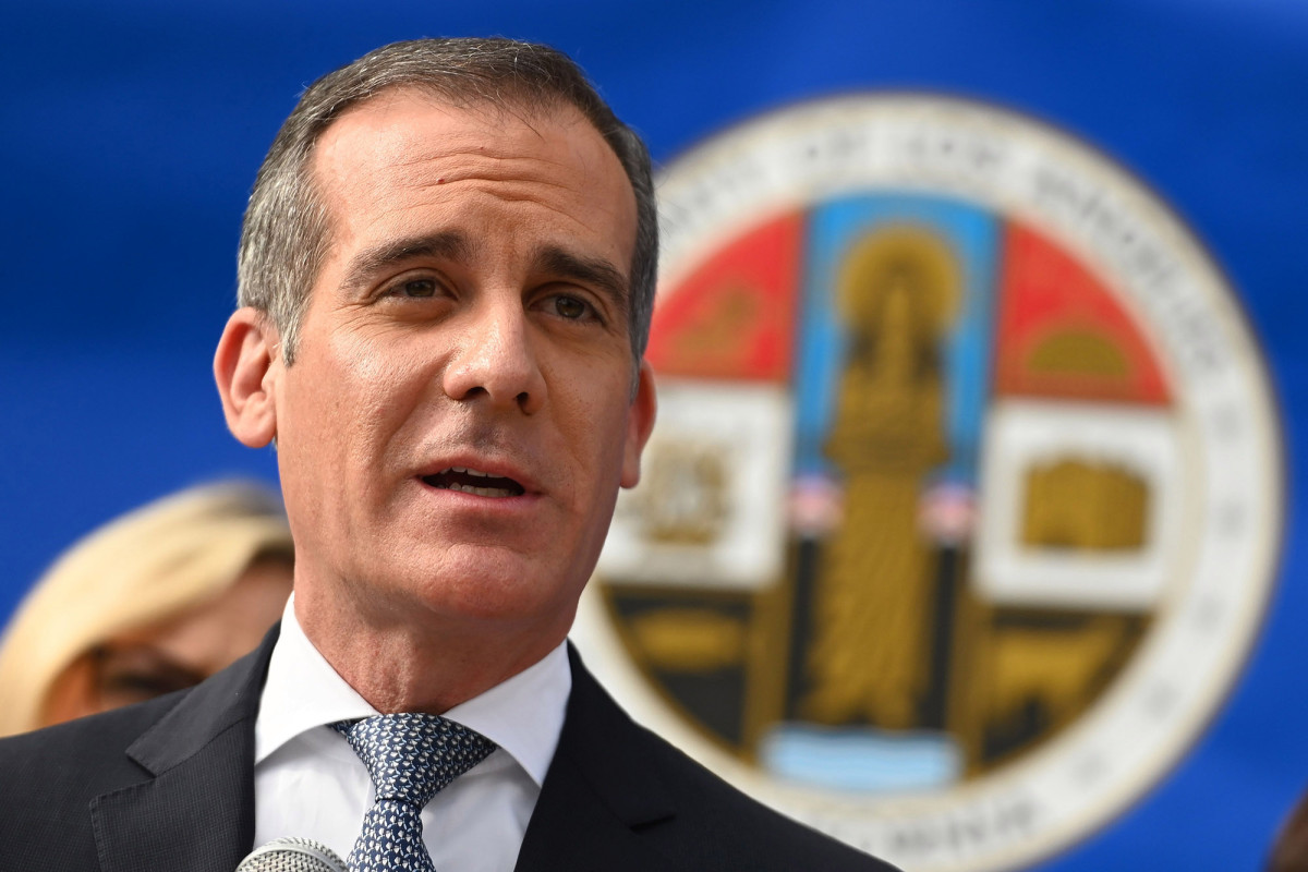 DOJ warns Los Angeles mayor against extended coronavirus
lockdowns 1