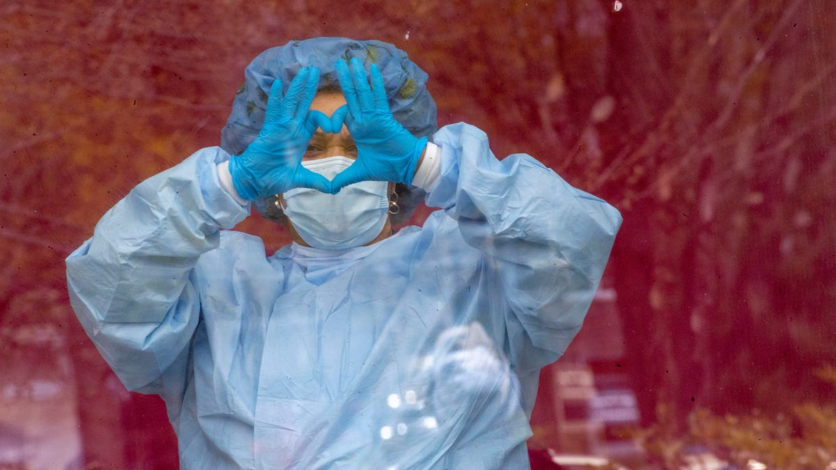 Nurses on the front lines in the fight against the
coronavirus pandemic 1