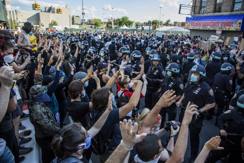 Minnesota Reports More Than 1,000 Coronavirus Deaths, After
Health Official Warns Protests Could Further the Spread 1