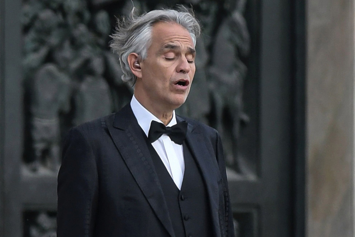 Andrea Bocelli donates blood to vaccine research after
recovering from COVID-19 1