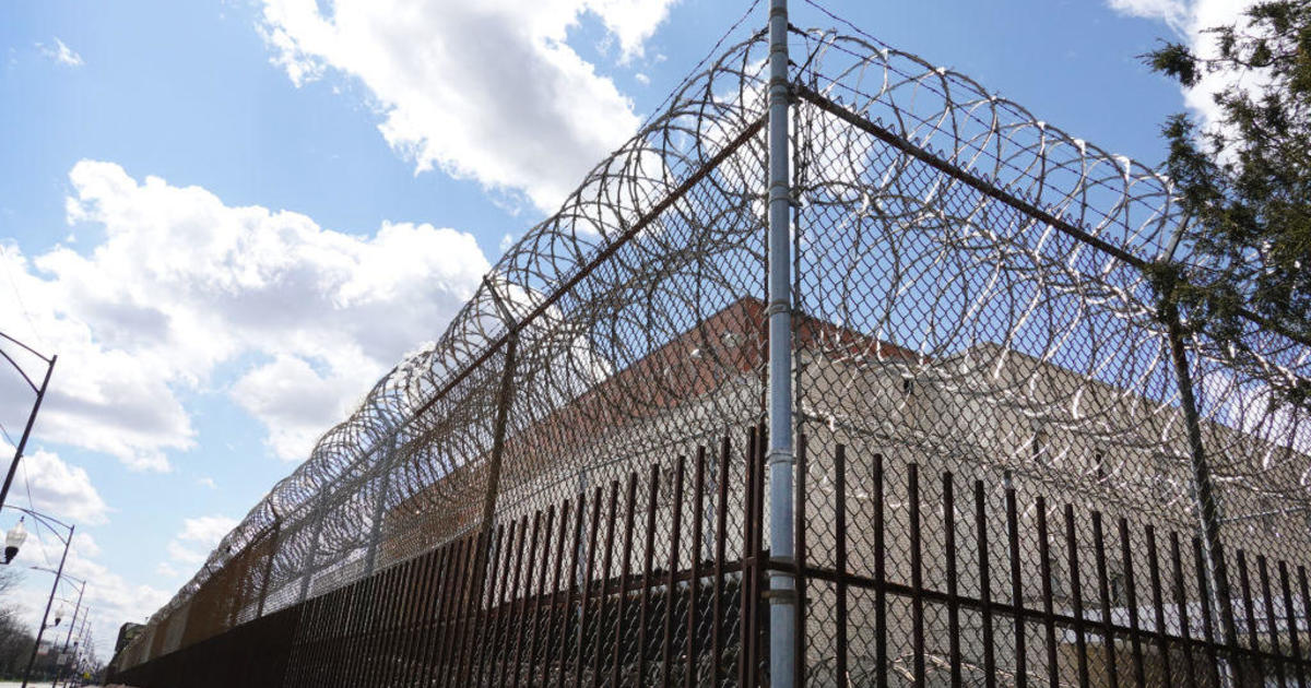 CDC report details extent of coronavirus outbreaks in U.S.
prisons 1