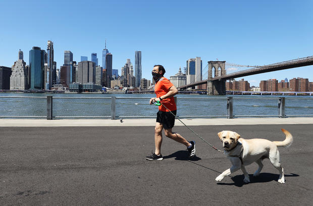 How to safely run outside during the coronavirus
pandemic 1