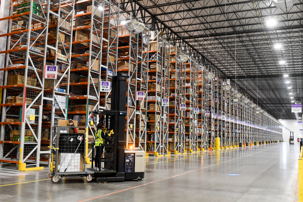 COVID-19 outbreak confirmed at Amazon distribution center in
Aurora 1