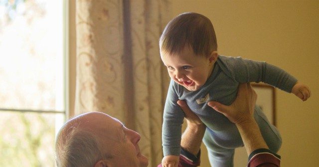 Italians Hug Grandchildren for First Time Since Coronavirus
Lockdown 1