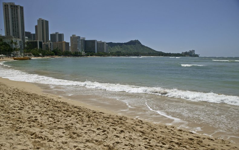 Couple Arrested on Honeymoon In Hawaii for Ignoring
Coronavirus Quarantine Rules 1