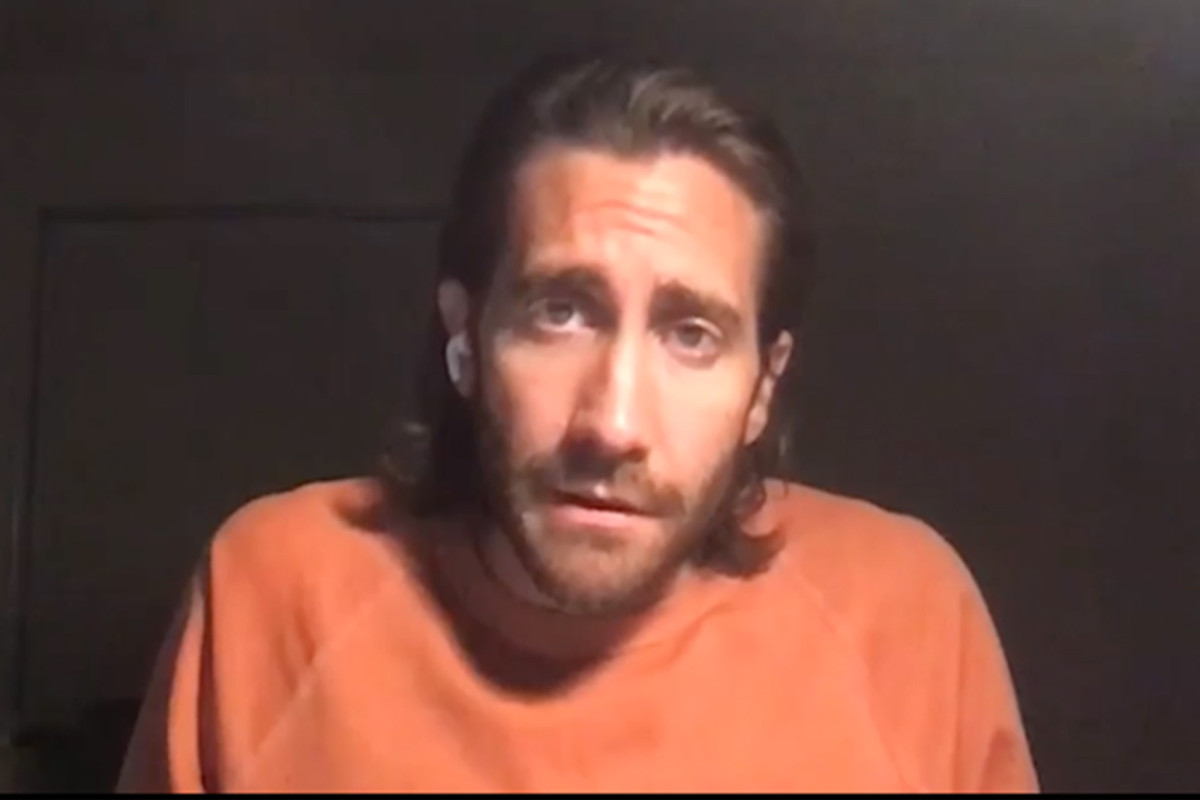 Jake Gyllenhaal sings a ‘love song in the age of quarantine’
on Instagram 1