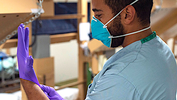 Cambridge study: 3% of hospital staff unknowingly carrying
COVID-19 1