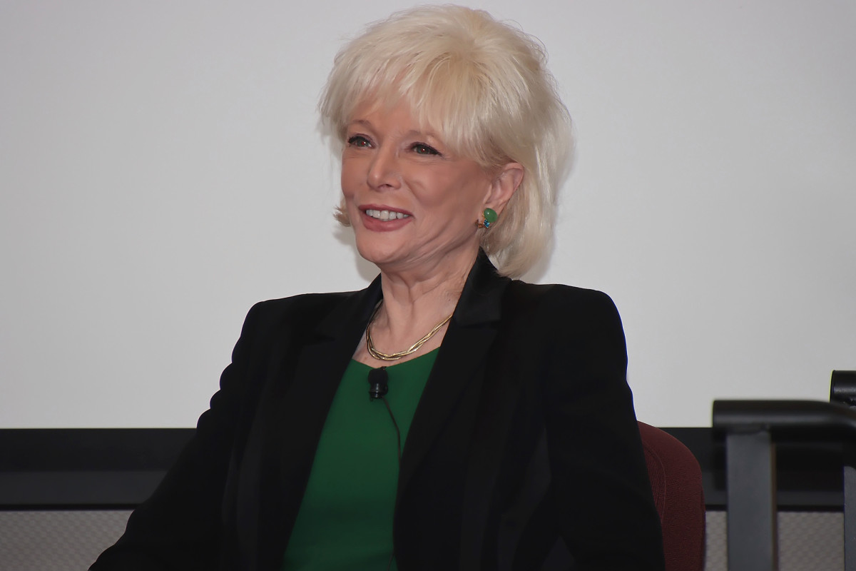 ‘60 Minutes’ correspondent Lesley Stahl says she fought
coronavirus 1