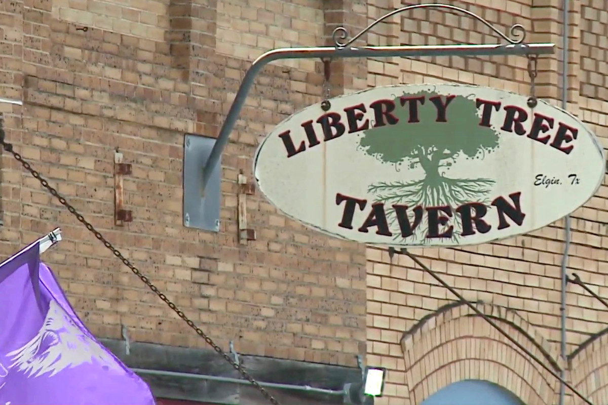 Texas bar owner bans customers from wearing coronavirus
masks inside 1