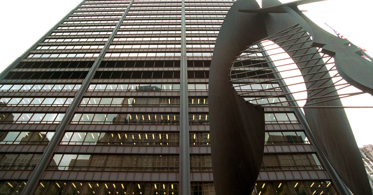 25th employee contracts COVID-19 at Cook County Circuit
Court Clerk’s office 1