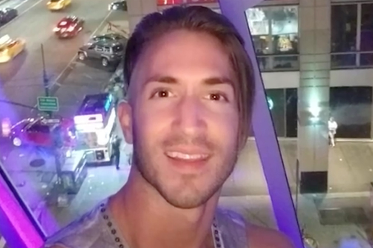 Gay porn star slammed for allegedly partying during
coronavirus lockdown 1