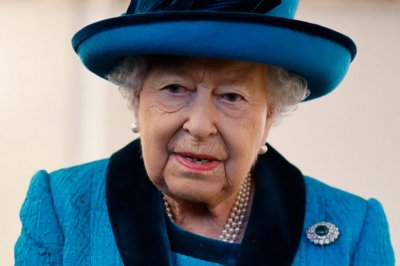 Queen Elizabeth II Could Lose Estimated $21.7 Million
Because of Coronavirus As Royal Palaces Close to Tourists 1
