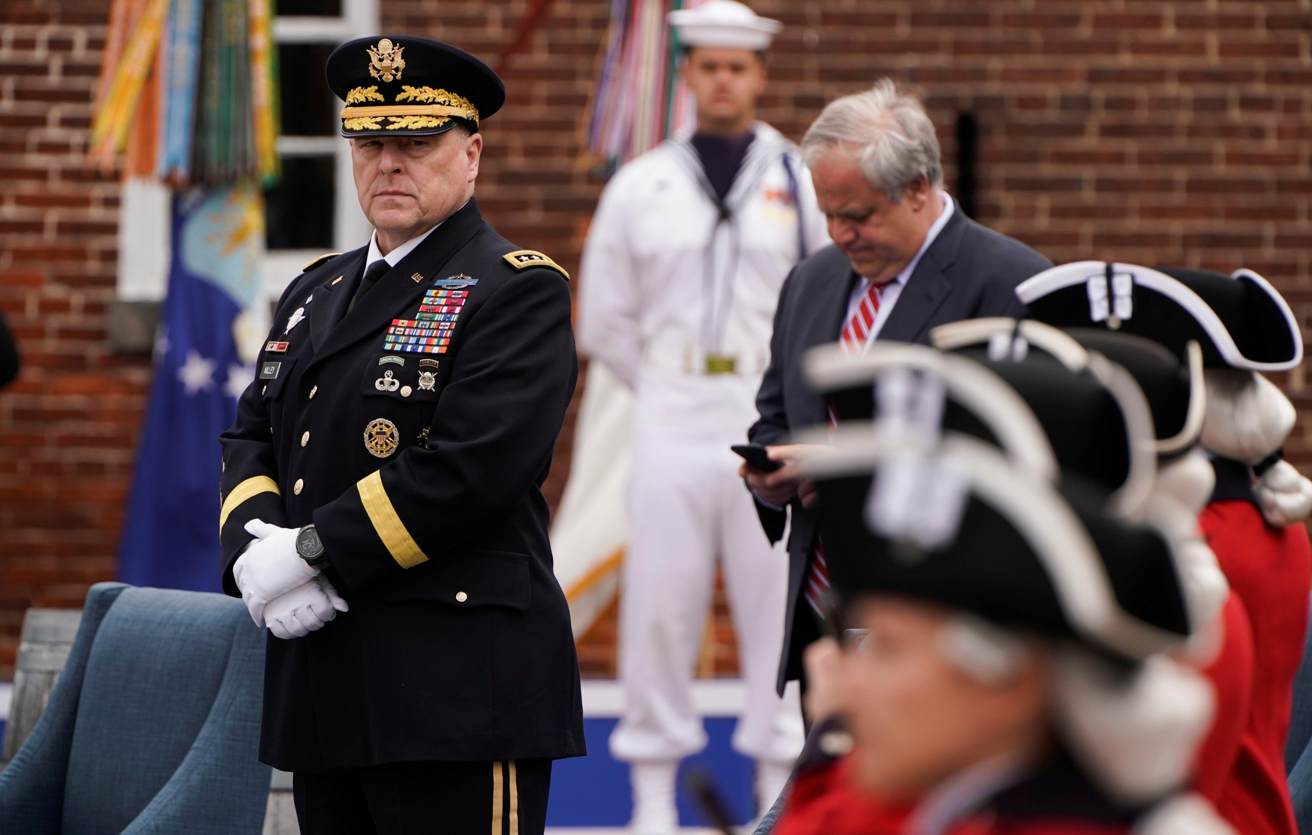 Americans make low-key Memorial Day tributes, coronavirus
overshadowing events 1