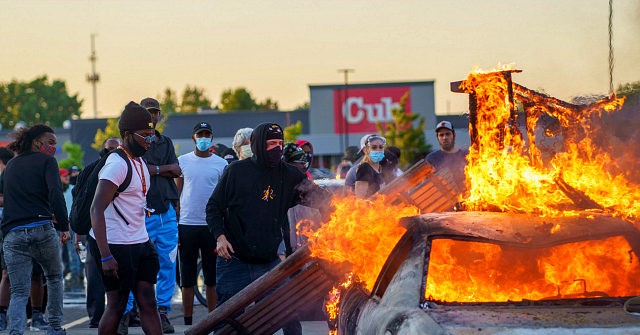 U.S. Cities Fear Riots May Be Ideal Breeding Ground for
Coronavirus 1