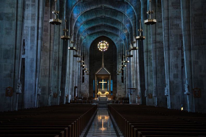 Baltimore Archdiocese Plans to Allow Public Masses Despite
No Decline in Coronavirus Cases 1