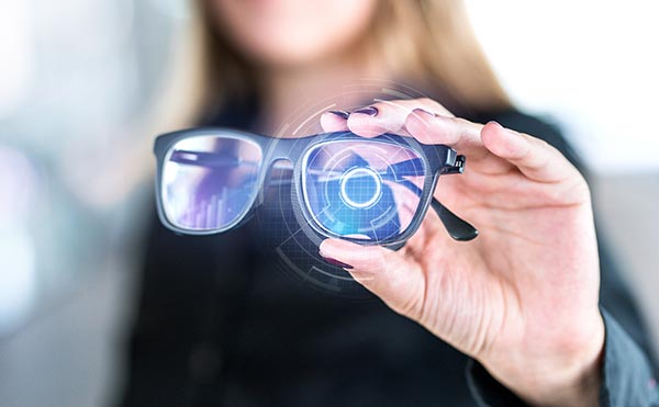 Chinese startup develops smart glasses to check for
coronavirus symptoms... but do they work? 1