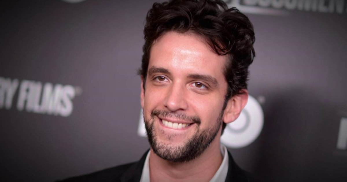 Broadway actor Nick Cordero wakes from coma amid coronavirus
battle 1 Broadway actor Nick Cordero wakes from coma amid coronavirus
battle 1