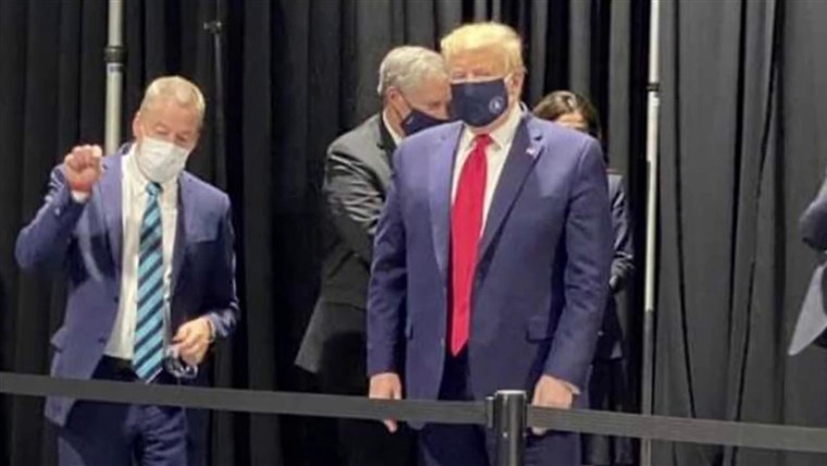More Americans are souring on Trump's coronavirus handling,
new polling shows 1