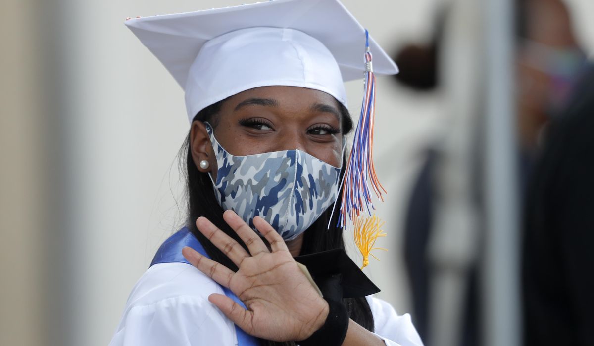 Coronavirus, pouring rain can't dampen New Orleans'
seniors 1