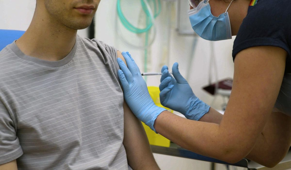 COVID-19 vaccine hunt heats up globally, still no
guarantee 1