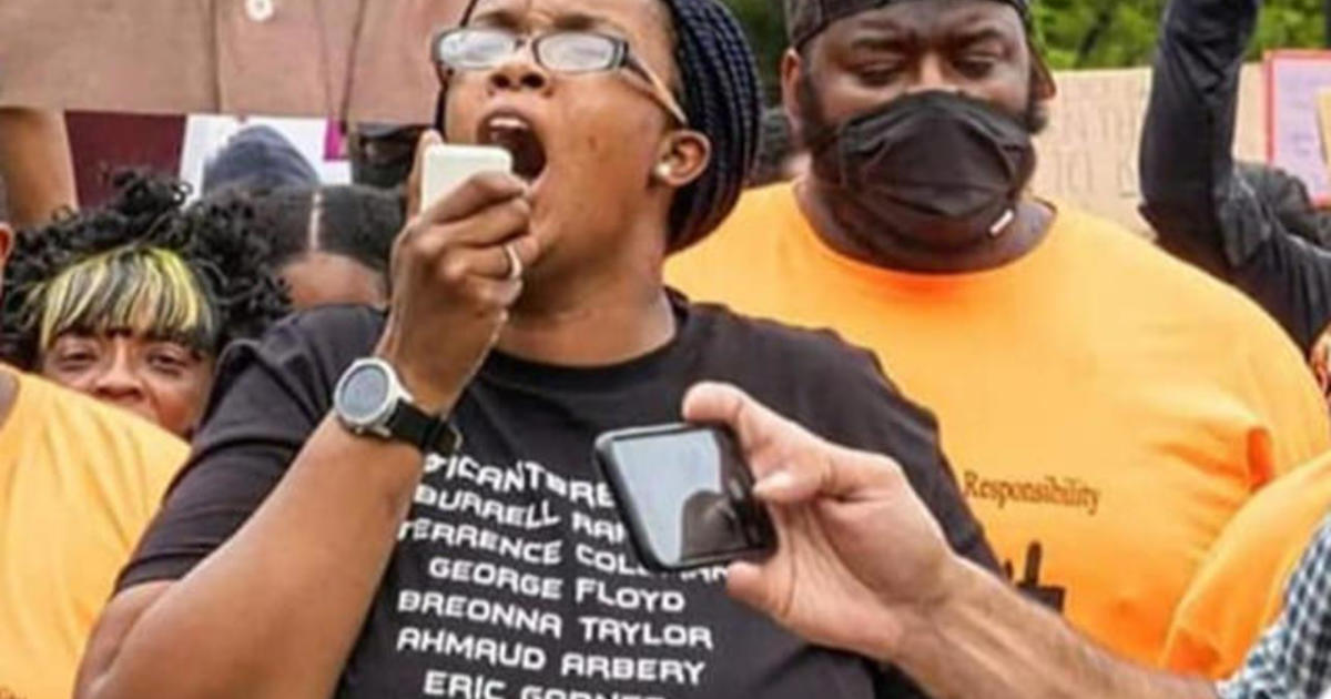 Activist draws thousands to Boston protest 1