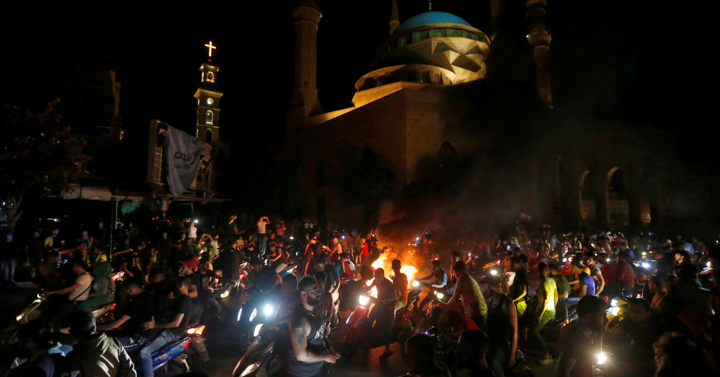 Lebanon’s Currency Plunges, and Protesters Surge Into
Streets 1