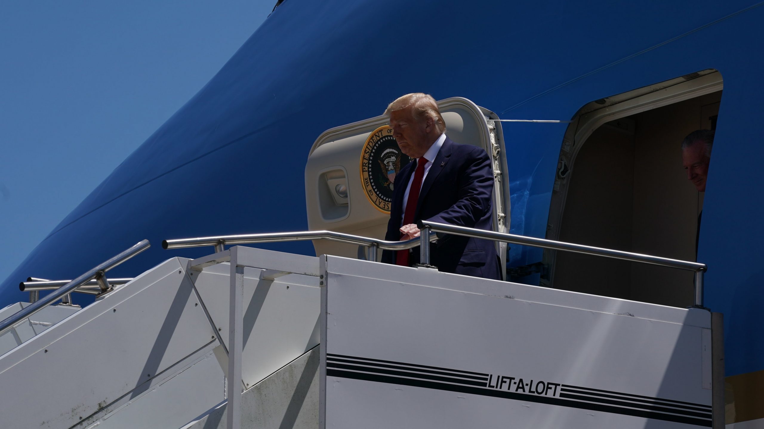 Live Updates on George Floyd Protests: Trump Speaking to
West Point Graduates 1