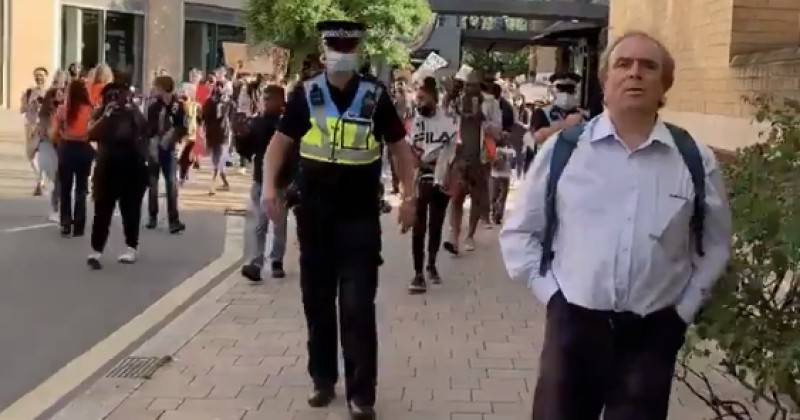 Video: Peter Hitchens Followed by Mob of Protesters Exudes
Pure Chad Energy 1